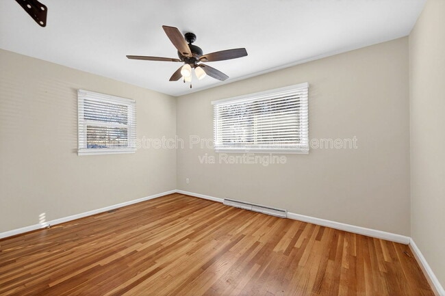 Building Photo - 207 Anistasia Dr