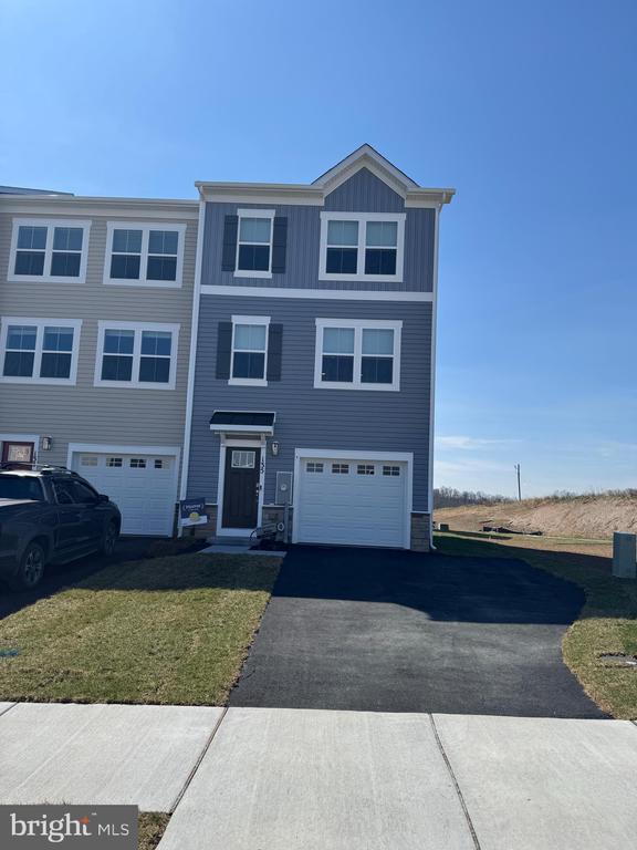 Building Photo - 135 Lakota St