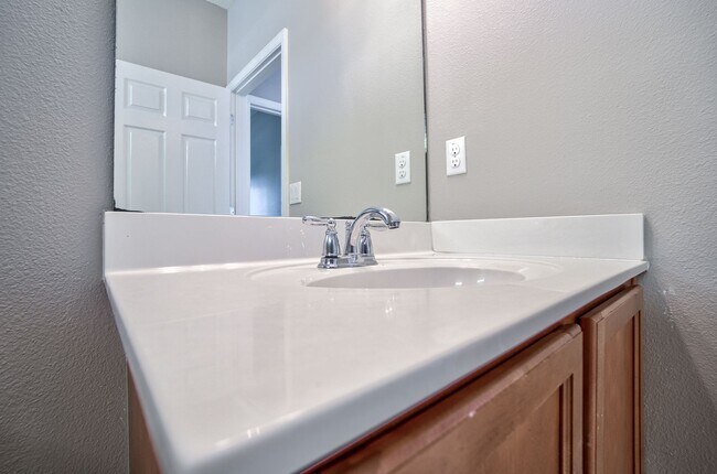 Building Photo - Beautiful 3/3 w/ 2 Car Garage in Gated Vil...