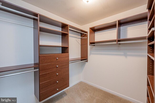 Building Photo - 6748 Green Mill Way