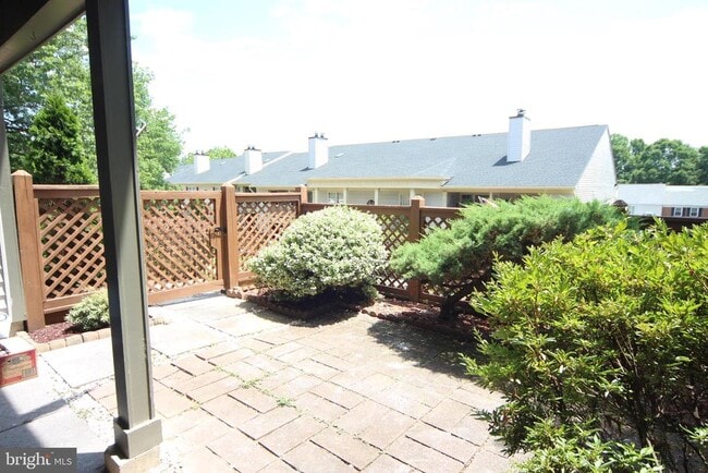 Building Photo - 12288 Wadsworth Way