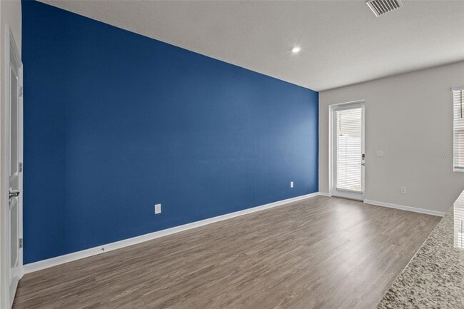 Building Photo - 15384 Caravan Ave