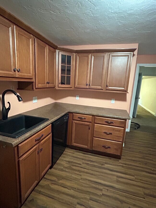 Building Photo - 165 Colby Dr