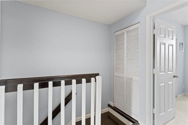 Building Photo - 7856 Dixie Beach Cir