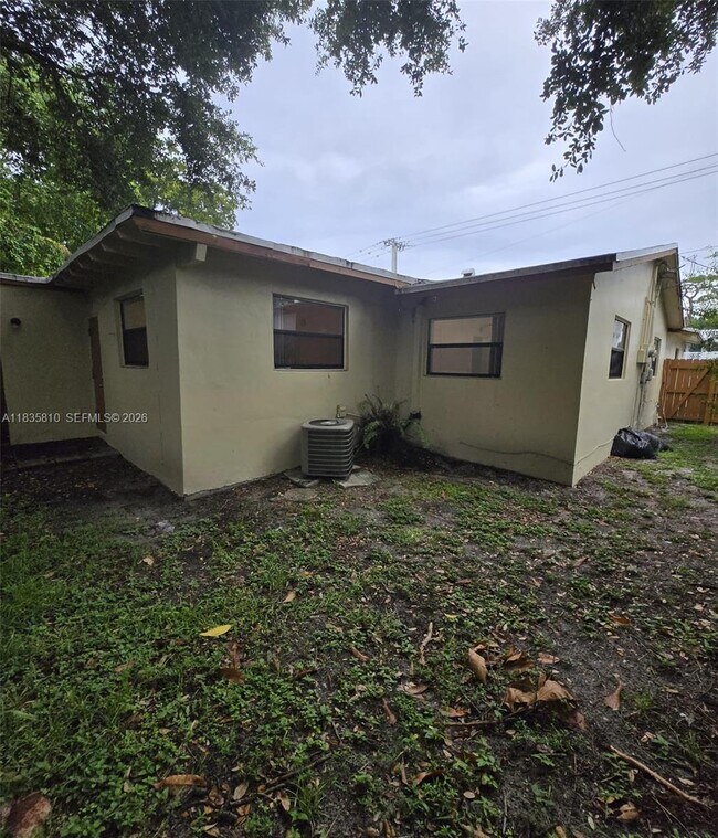 Building Photo - 1905 SW 11th St