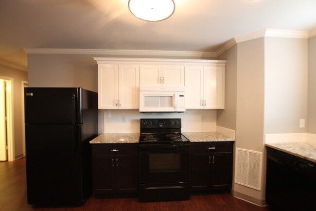 Building Photo - 3 Bedroom Duplex near UT Tyler!