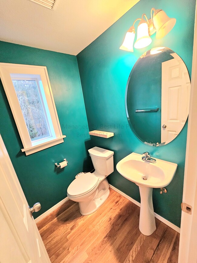 Building Photo - 13990 SW Scholls Ferry Rd