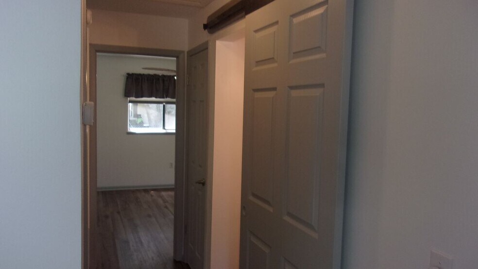 Building Photo - 9880 SW 101st Pl