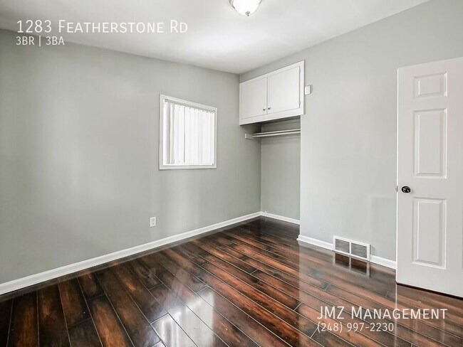 Building Photo - 1283 Featherstone Rd