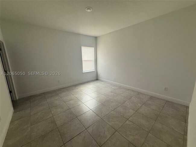 Building Photo - 404 Marion Oaks Dr