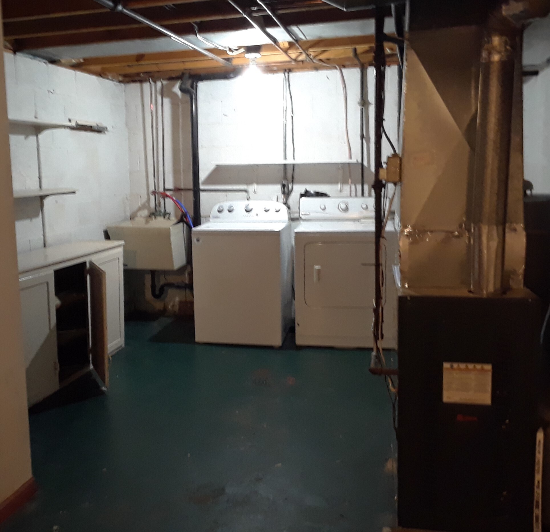 Laundry area (washer/dryer not included) - 335 Ridgewood Ave