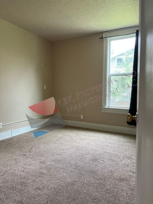 Building Photo - Lundberg