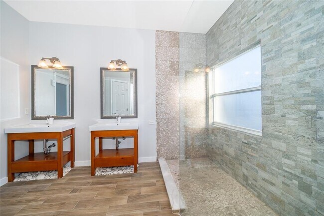 Building Photo - 2505 Aster Cove Ln