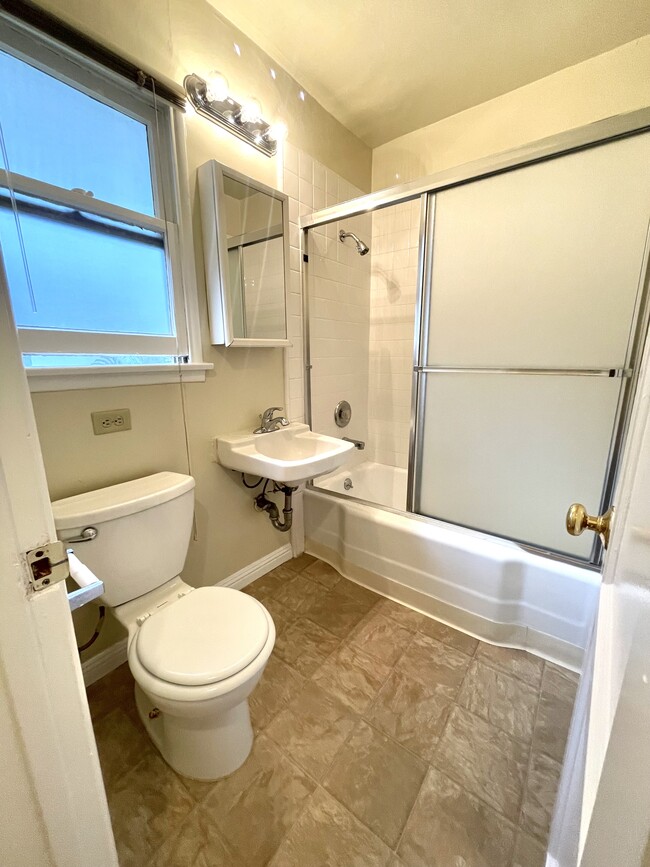 Bathroom - 1851 Riverside Drive