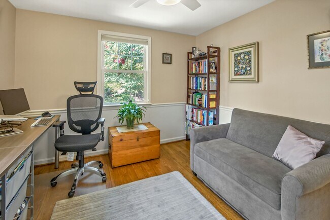 Building Photo - 6902 Tilden Ln