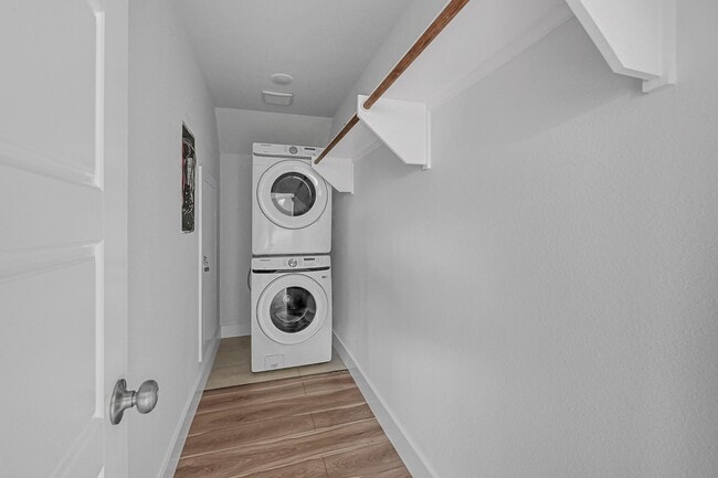 Building Photo - 5621 Eskridge St