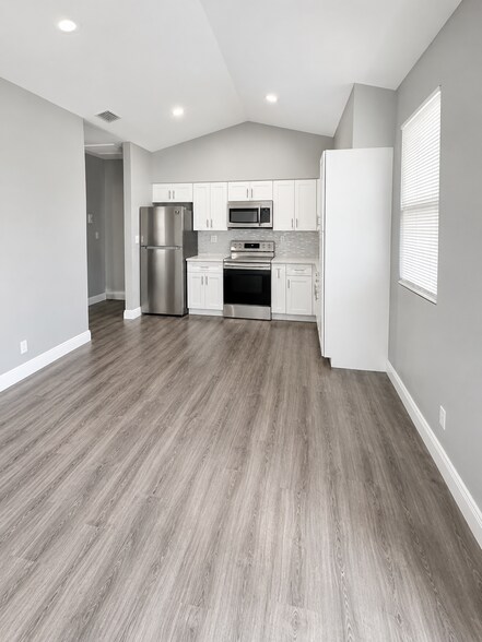 Building Photo - 1818 Meadow Ct