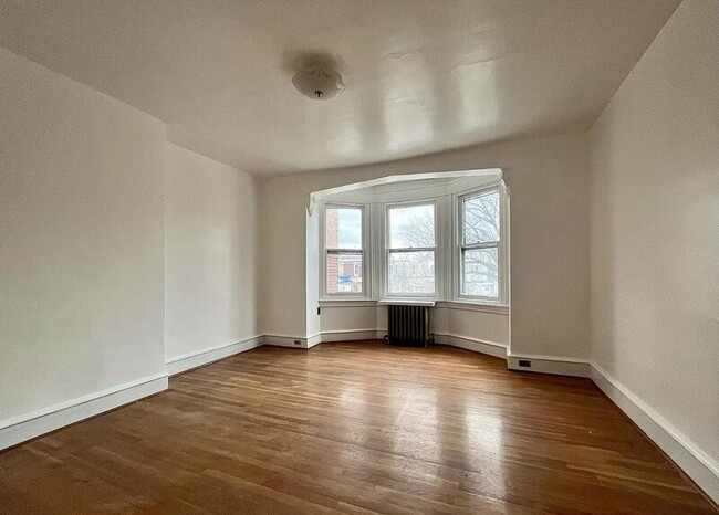 Building Photo - 1935 W Hunting Park Ave