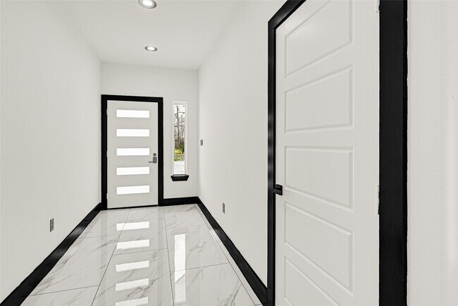 Building Photo - 13106 Donegal Way