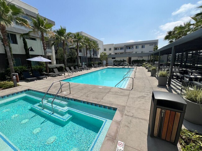 Primary Photo - Upscale Living 2 Bed 2 Bath Condo in Anahe...