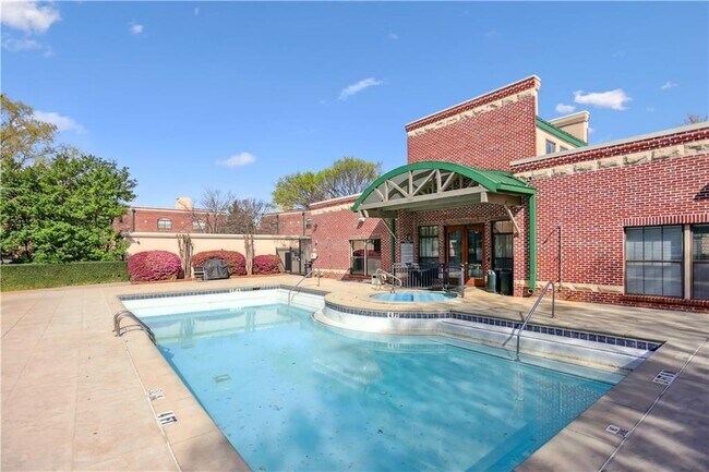 Building Photo - 791 Wylie St SE