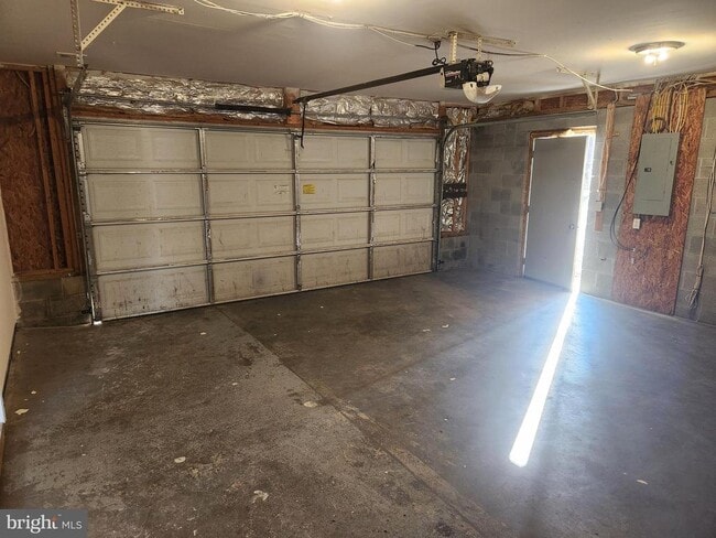 Building Photo - 37130 Mowry Ln