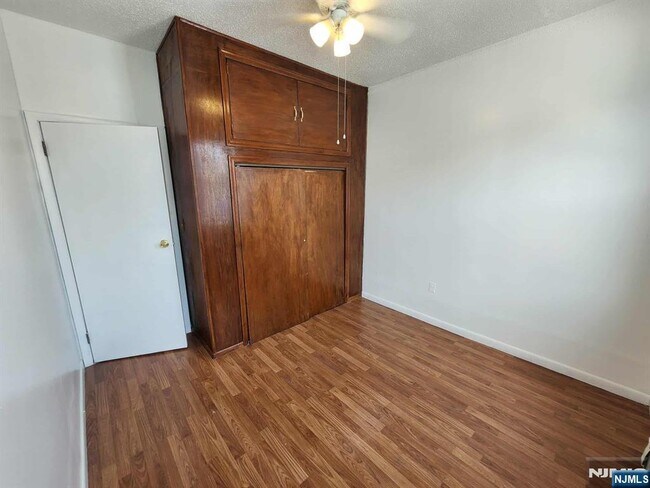 Building Photo - 432 Kearny Ave
