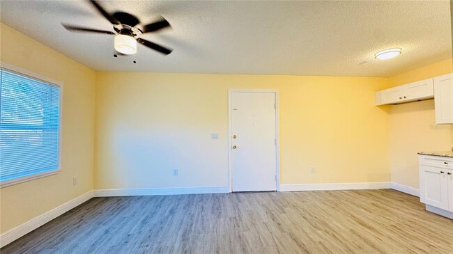 Building Photo - 9015 Westchester Cir