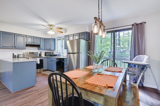 Building Photo - 141 Tommy's Ln