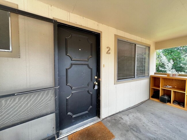 Interior Photo - 527 West