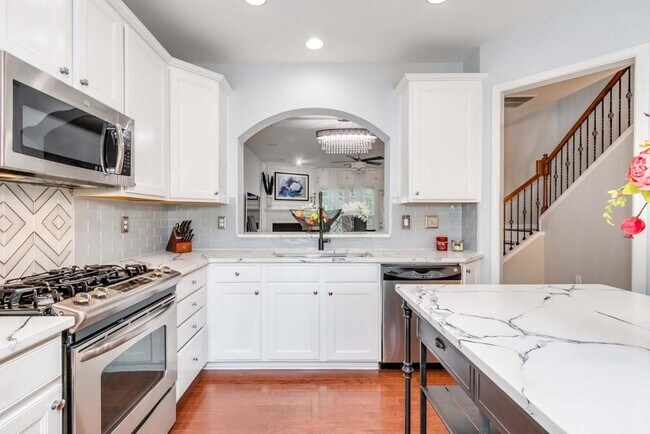 Primary Photo - 2345 Limehurst Dr