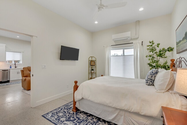 Building Photo - 12990 12990 S