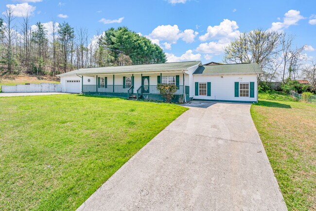 Building Photo - 182 Megan Ln