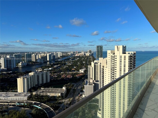 Building Photo - 18975 Collins Ave