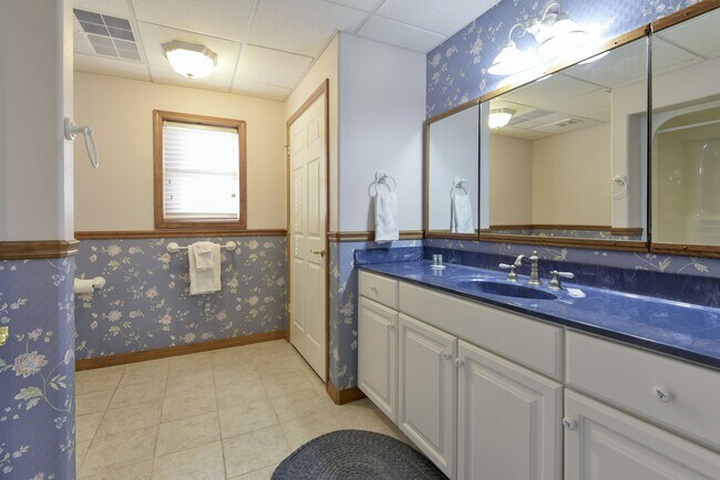 Building Photo - 5558 State Hwy 265