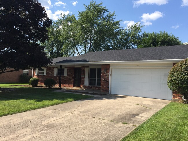 Primary Photo - 4023 Caprice Rd
