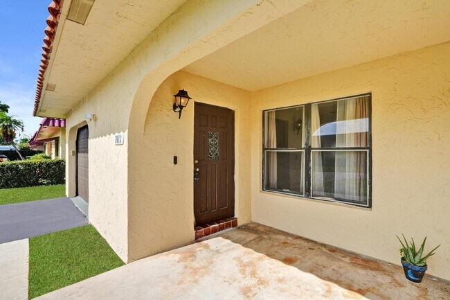 Building Photo - 7010-7012 NW 78th Ave