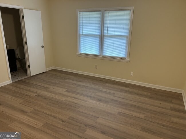 Building Photo - 207 Mt Moriah Rd