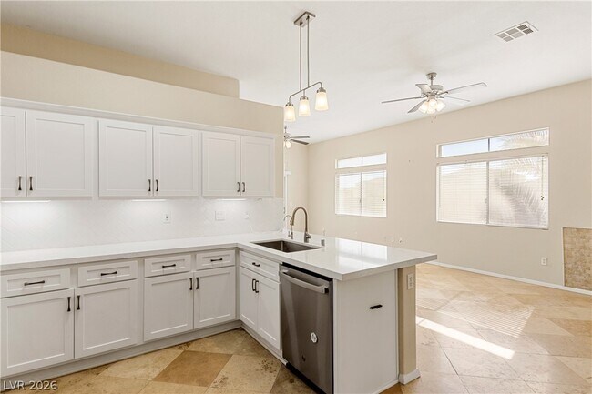 Building Photo - 110 La Suena Ct