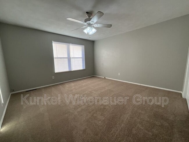 Building Photo - 415 Williamsburg Dr