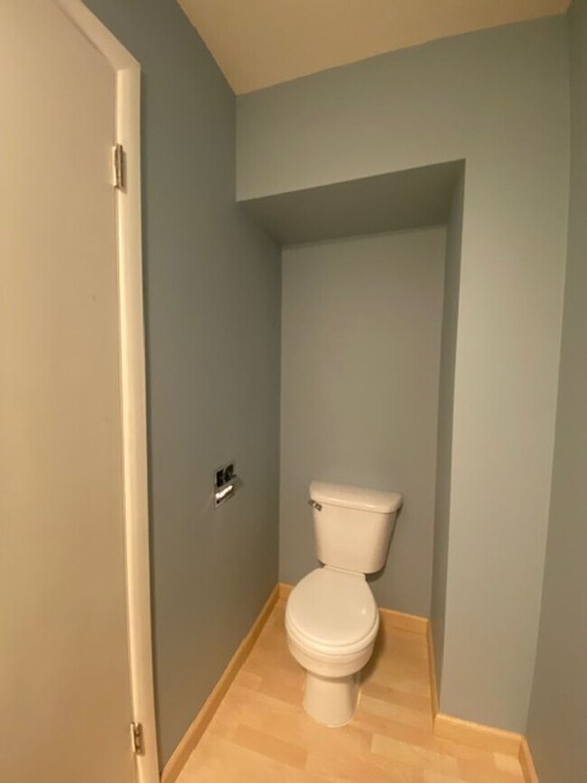 Building Photo - Charming 3 Bedroom Home Lebanon Home with Large Fenced Yard! **$500.00 Off First Full Month's Ren...