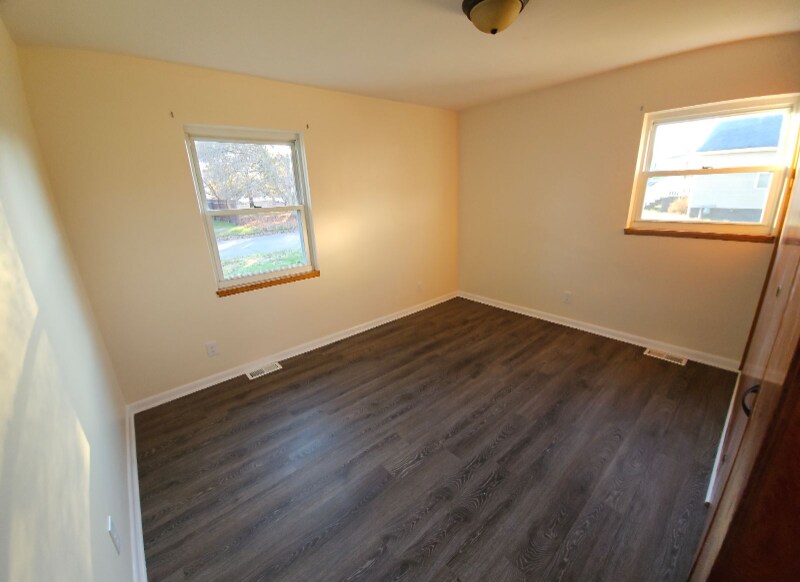 Building Photo - 615 19th St