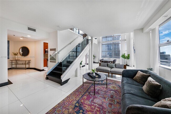 Building Photo - 1395 Brickell Ave