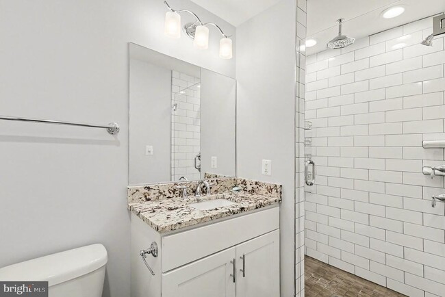 Building Photo - 1814 Jackson St