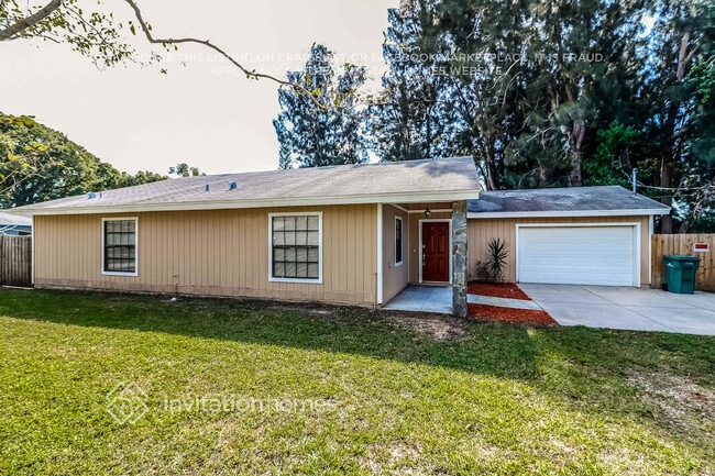 Building Photo - 10992 124th Ave N