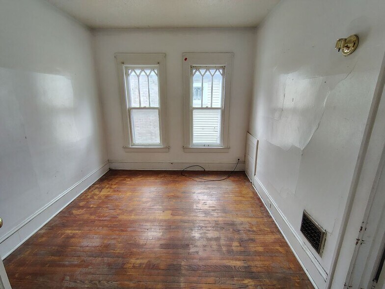 Building Photo - 1110 Bellevue Ave