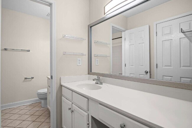 Building Photo - 3115 Pine Heights Dr NE