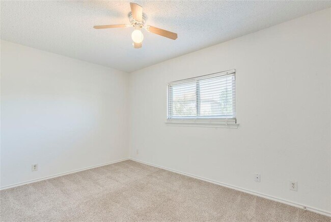 Building Photo - 17924 Narsitin Ln