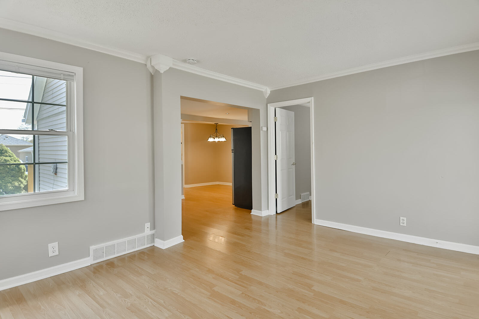 living room - 314 Clifford Ave