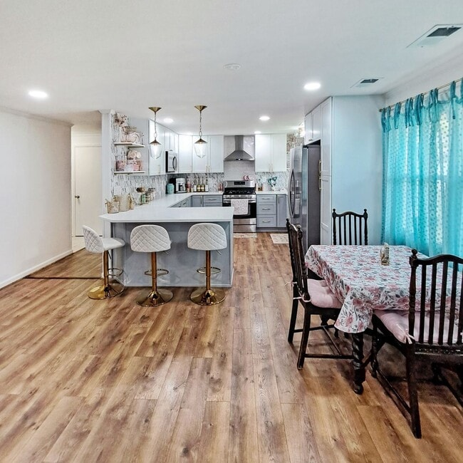 Building Photo - 3506 Lisa Ln